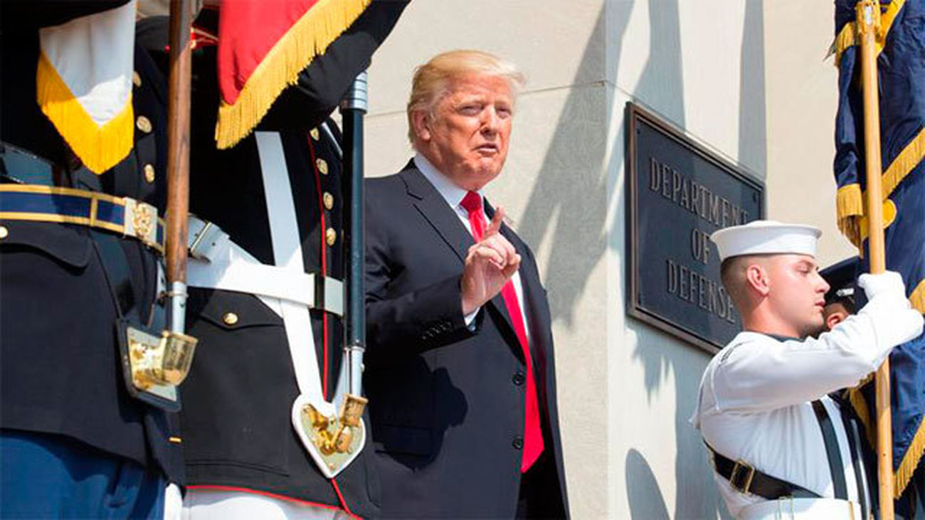 El presidente estadounidense, Donald J. Trump  ante el Pentágono
