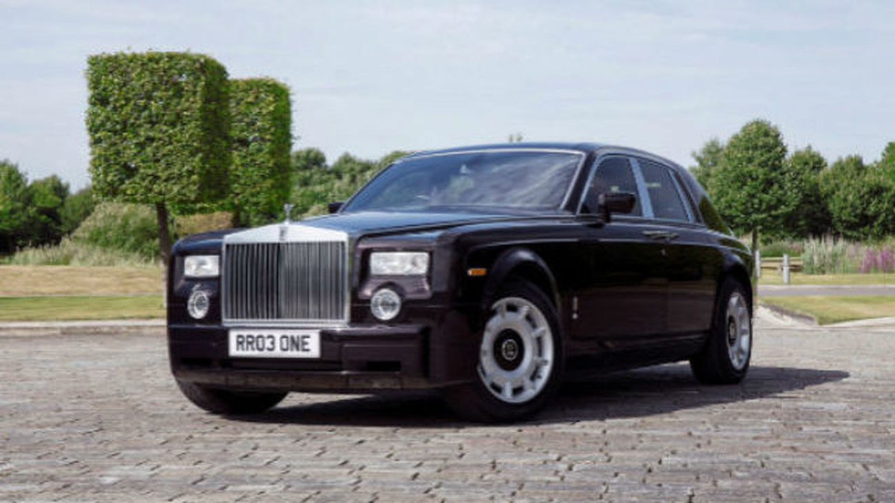 Rolls-Royce presenta en Londres el nuevo Phantom VIII junto a los clásicos