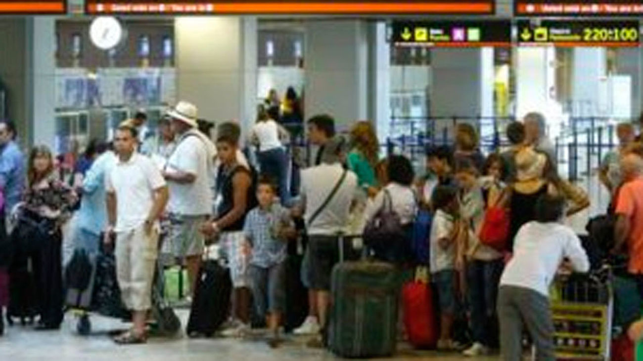 Barajas espera 5.366 movimientos con 958.000 asientos ofertados