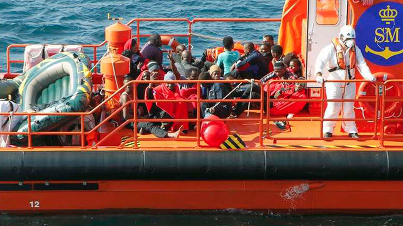 Rescatados inmigrantes en el Estrecho