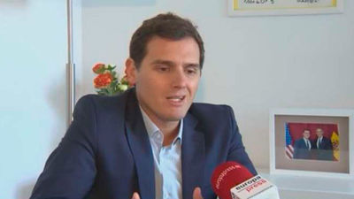 Rivera cree que los miembros del Govern no irán más lejos para no jugarse el sueldo