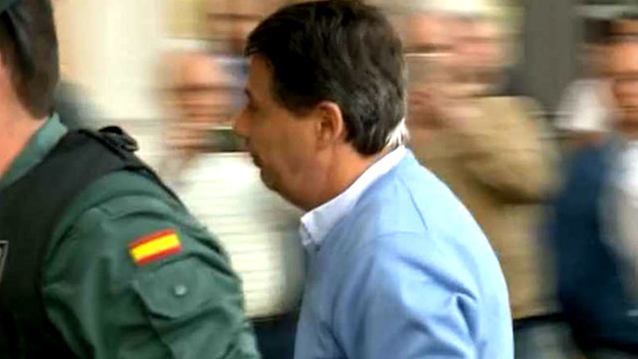 El juez mantiene en prisión a Ignacio González por su papel decisivo en Lezo