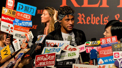 El PSG quiere presentar a Neymar en el centro de París