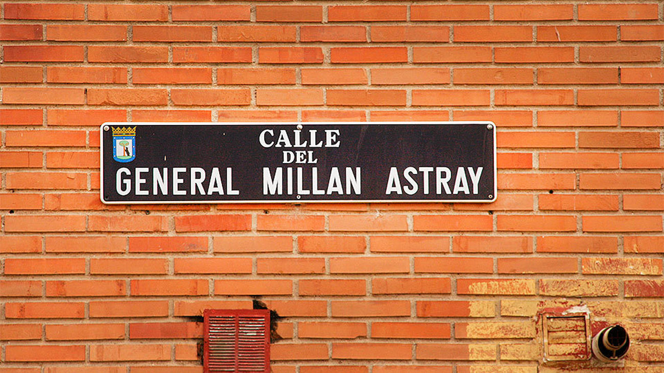 Placa de la calle General Millán Astray en el barrio de Las Águilas, distrito de Latina, en Madrid
