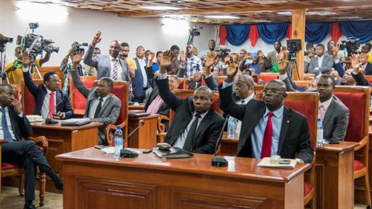El Senado haitiano aprueba una ley que penaliza el matrimonio homosexual