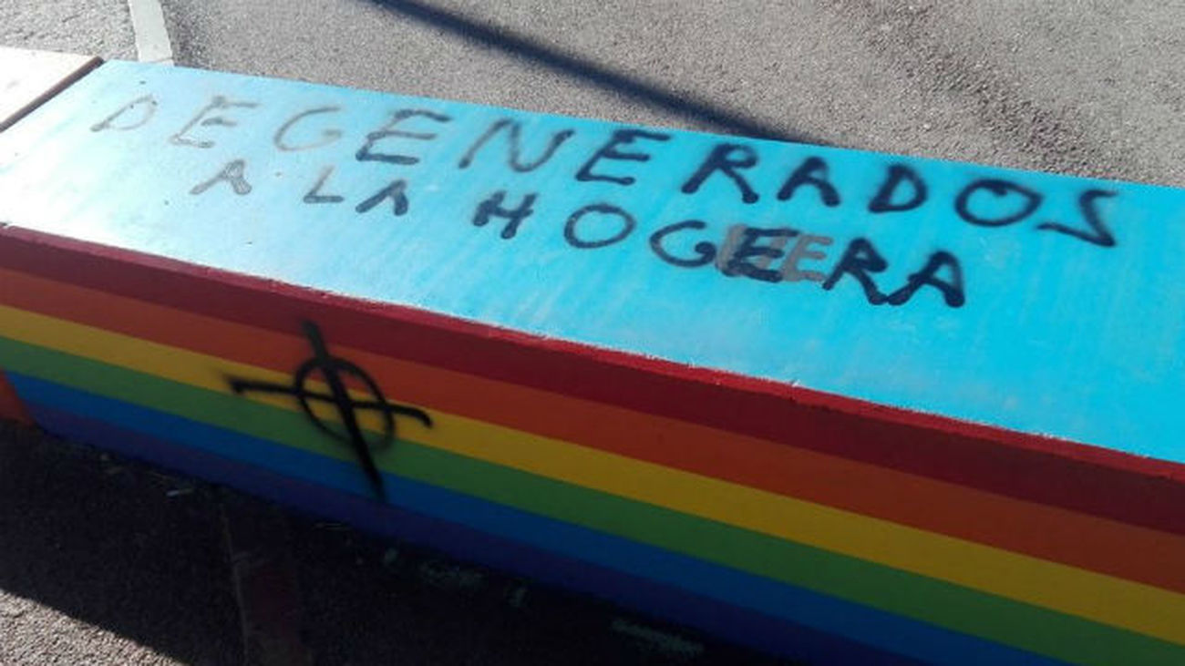 Denuncian amenazas de muerte al colectivo LGTB en Torrelodones