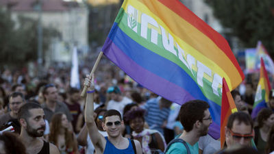 Miles de personas reivindican la "hora de amar" en la Marcha del Orgullo en Jerusalén