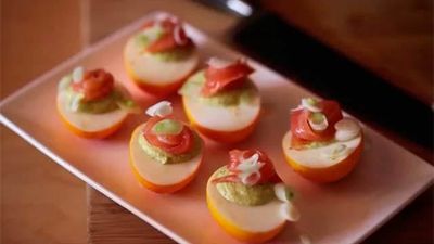 Receta de huevos rellenos con salmón y eneldo