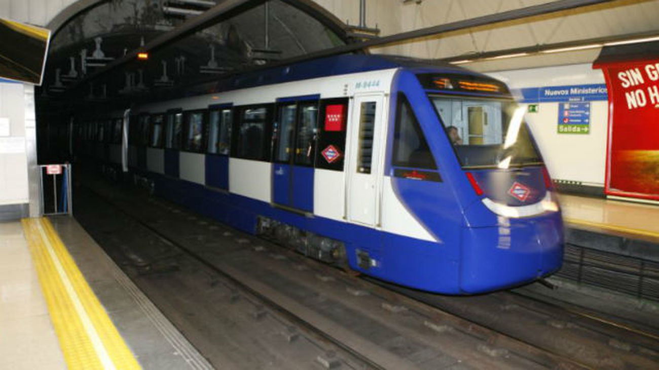 Metro modernizará el sistema de puertas de 37 trenes con 4 millones de euros