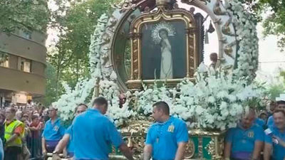 Los madrileños homenajean a la Paloma en el último día de fiesta