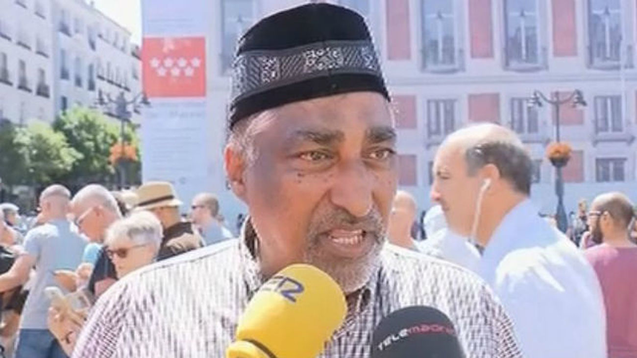Más de un centenar de musulmanes se concentran contra el terrorismo en Madrid