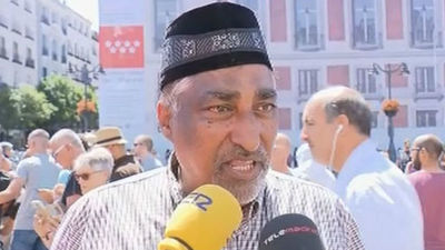 Más de un centenar de musulmanes se concentran contra el terrorismo en Madrid
