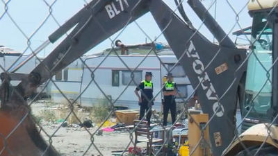 Desalojan un asentamiento de feriantes en Fuenlabrada