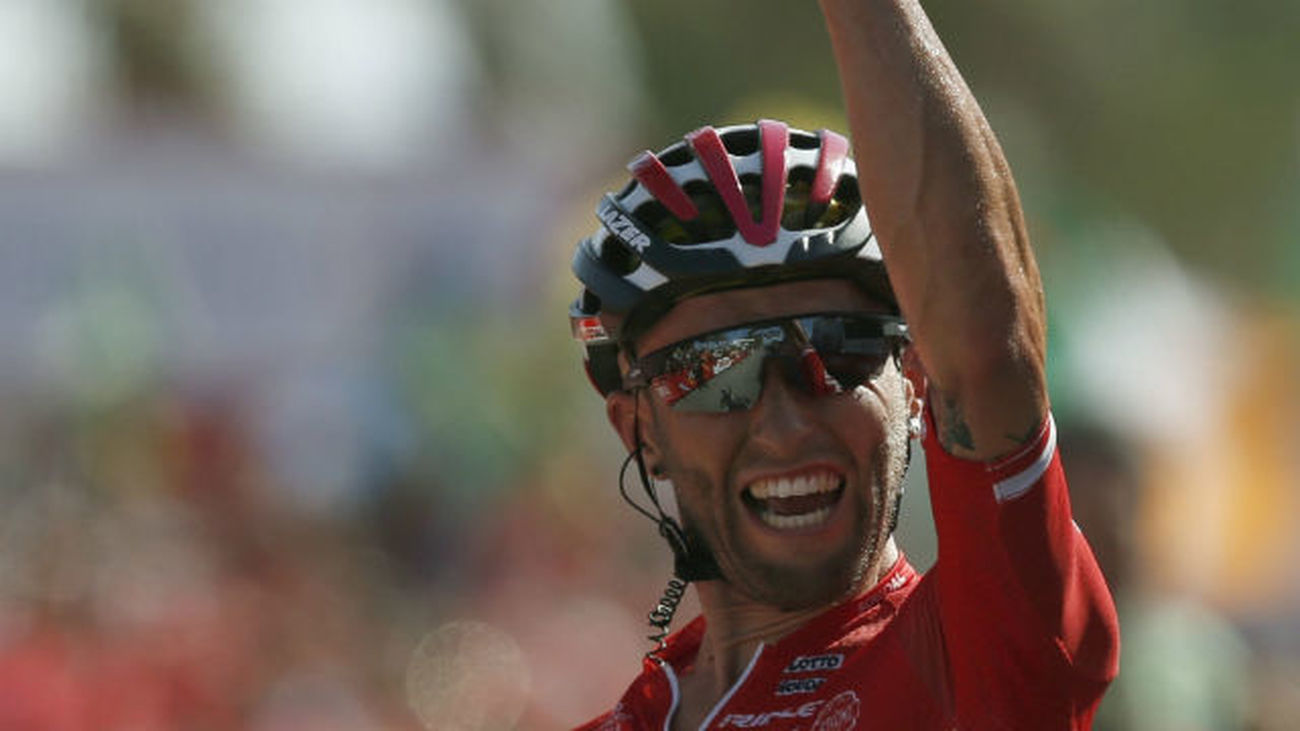 El polaco Tomasz Marczynski (Lotto-Soudal) celebra su victoria en la sexta etapa de la Vuelta a España