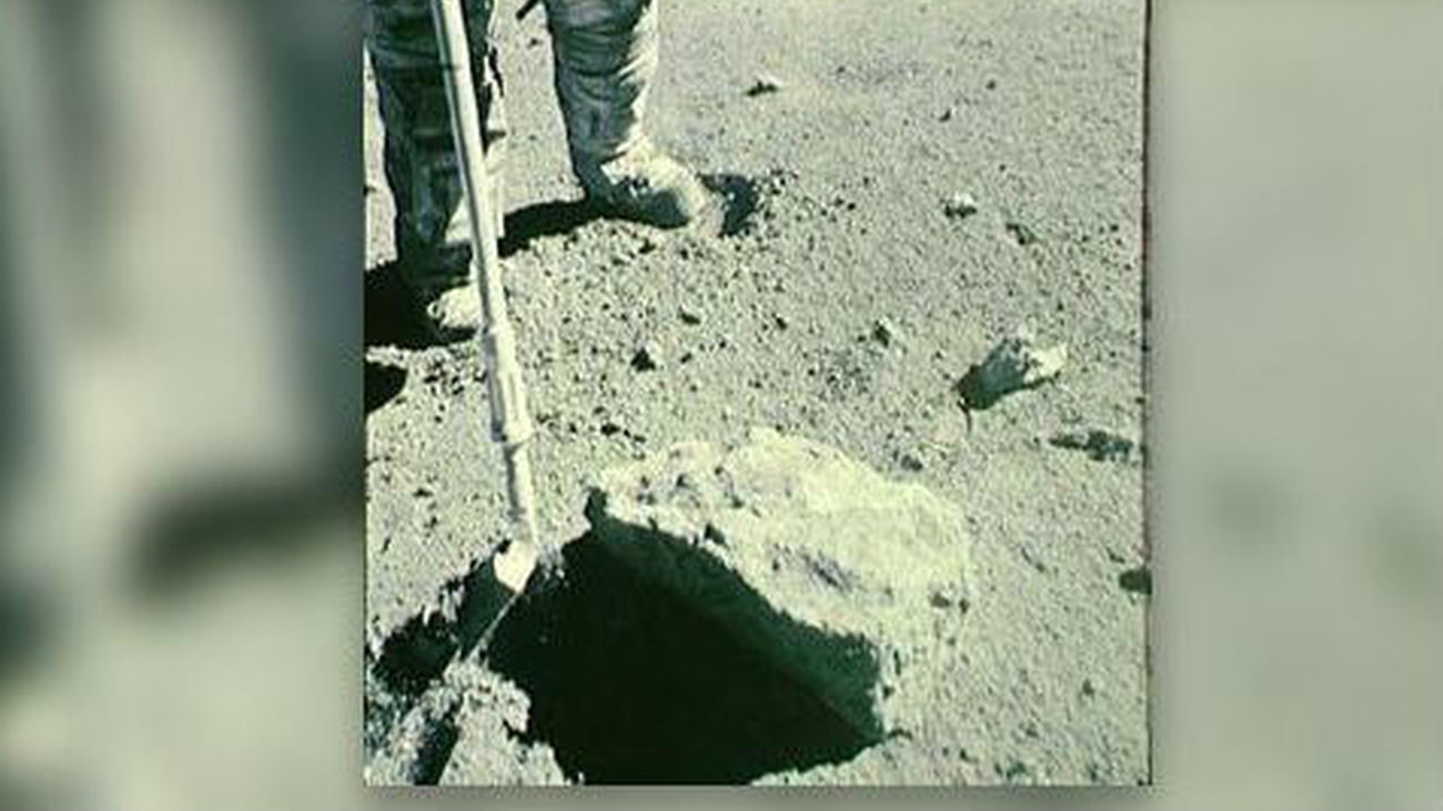 El análisis de una roca lunar "oxidada" sugiere  que el interior de la luna está seco