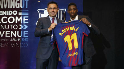 La presentación de Dembélé deriva en bronca hacia Bartomeu