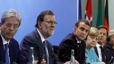 Macron organiza una minicumbre sobre inmigración con la presencia de España