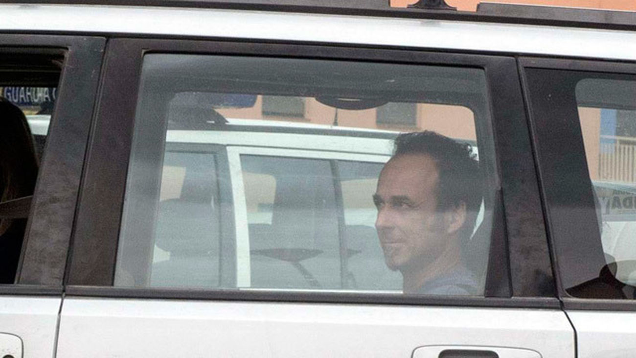 La expareja de Juana Rivas abandona con sus hijos la comandancia de la Guardia Civil