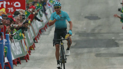 Miguel Ángel López se impone en Calar Alto y Froome sigue líder