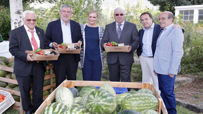 Cifuentes entrega 33 toneladas de alimentos a entidades sociales de la región