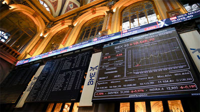 El IBEX 35 recupera los 10.200 puntos y gana un 0,77% aupado por la banca