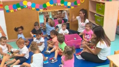 Sonrisas y lágrimas en la vuelta al cole de los más pequeños