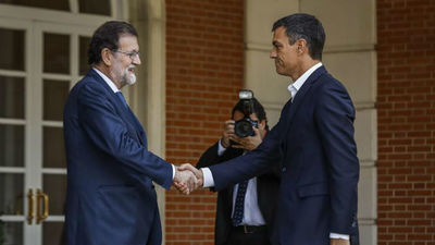 Sánchez apoya a Rajoy en defensa de la ley, pero insiste en la solución con el diálogo
