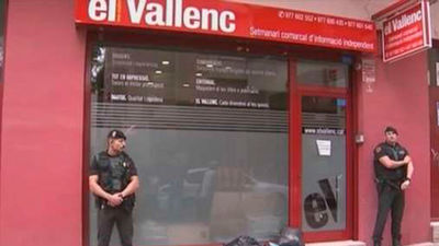 La Guardia Civil registra la sede del semanario El Vallenc en Valls en busca de papeletas