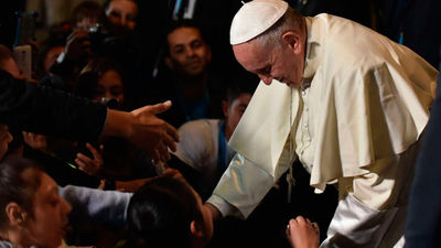 El papa advierte a los religiosos colombianos que no caigan en la corrupción