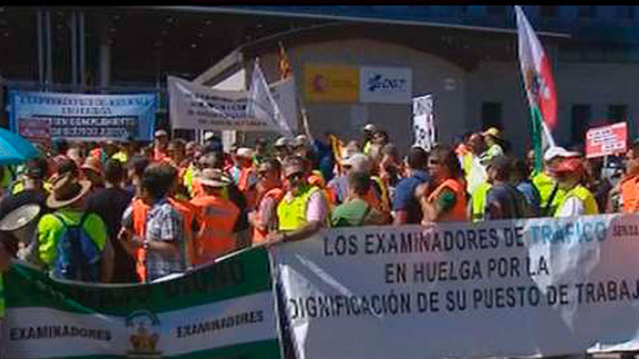 Los examinadores de tráfico retoman la huelga