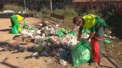 Los vecinos del paseo Juan XXIII de Madrid, hartos del botellón