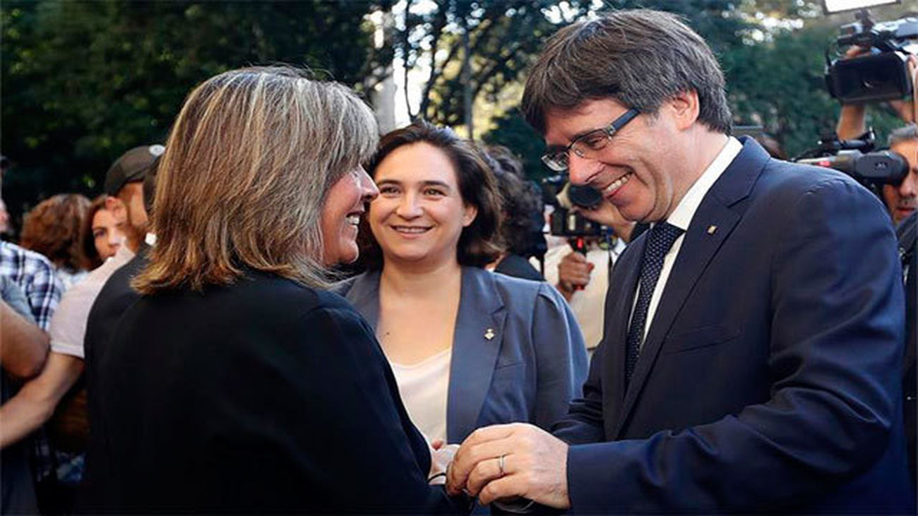 La alcaldesa de Hospitalet a Puigdemont: "A ver si dejáis tranquilos a los alcaldes"