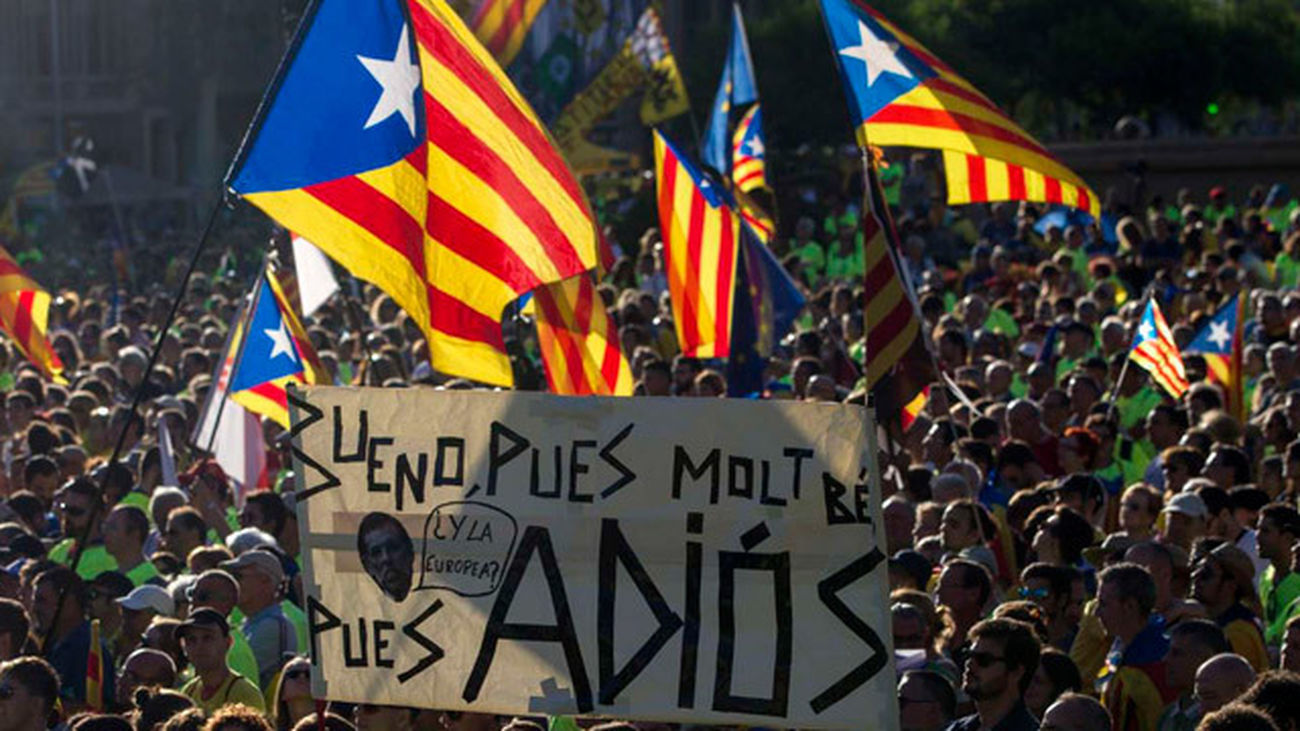 El independentismo completa su manifestación al grito de "Votaremos" el 1-O