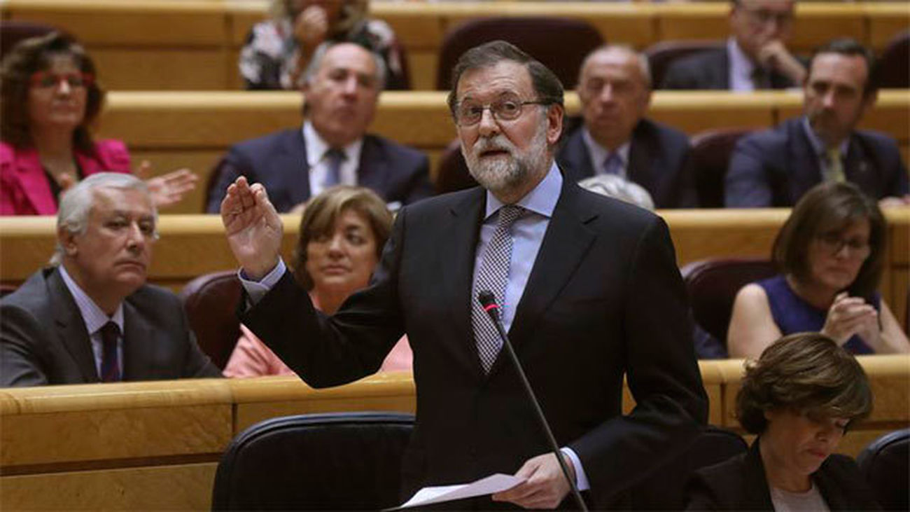 Rajoy llama a la unidad contra los "planteamientos totalitarios y antidemocráticos"