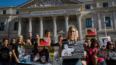 Entregan 257.000 firmas para pedir más investigación sobre el cáncer infantil