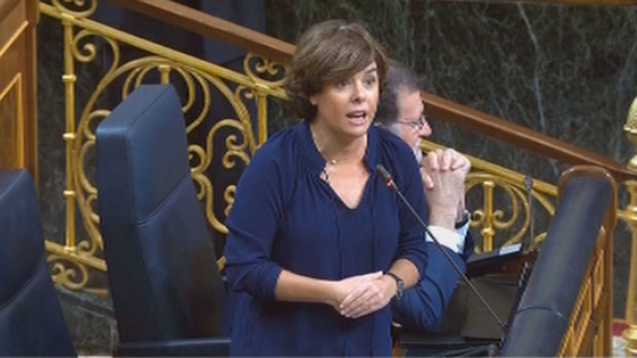 Santamaría avisa a Puigdemont de que no les "temblará el pulso"