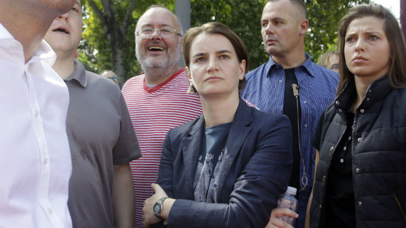 La primera ministra de Serbia encabeza la marcha del Orgullo Gay