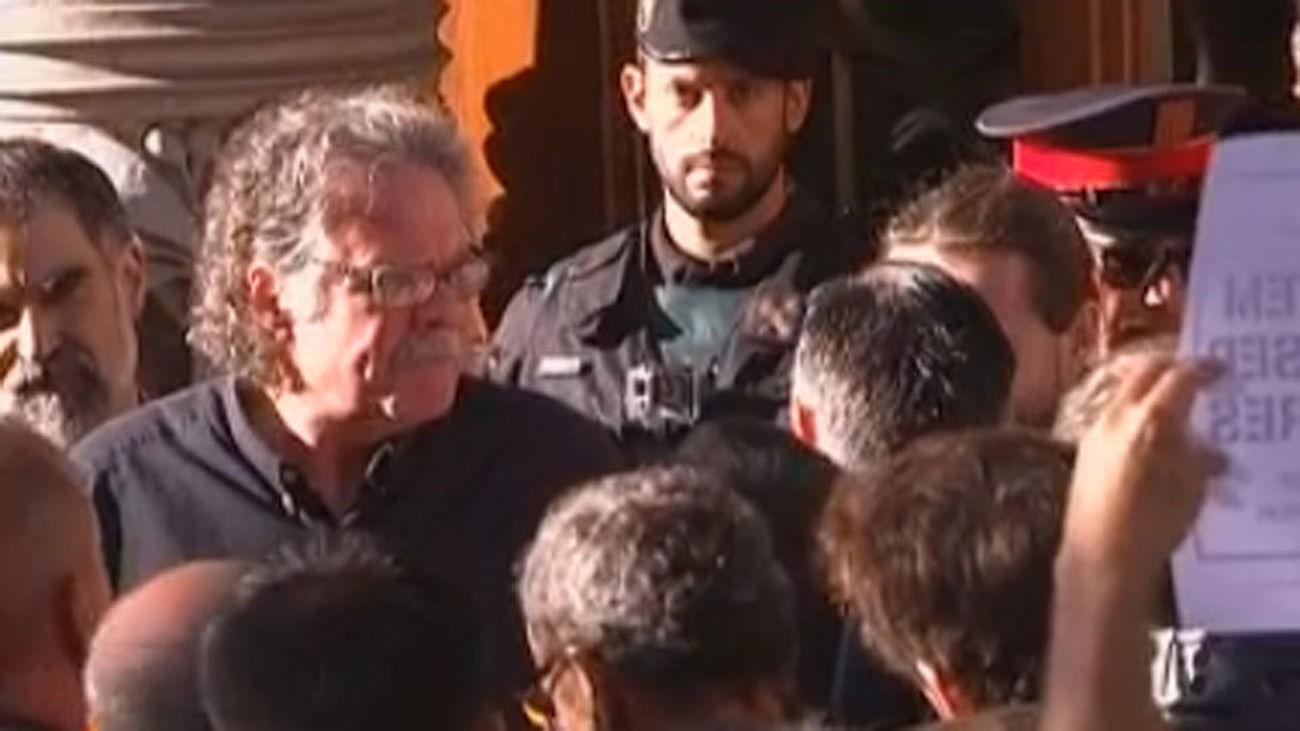 Detenidos 14 cargos de la Generalitat, entre ellos el número dos de Junqueras