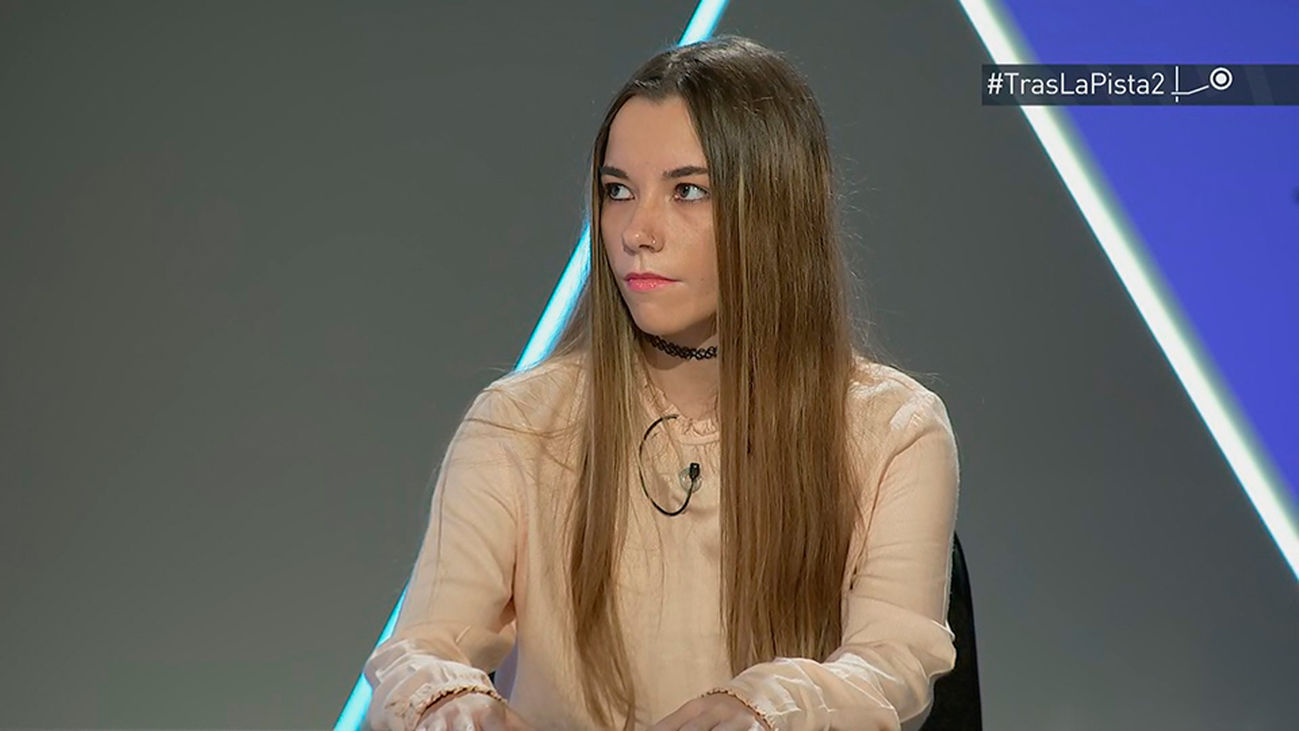 La exnovia del presunto estafador de los '2000 tumores' se explica en Tras la pista