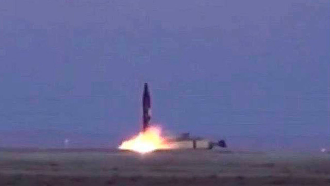 Irán prueba con éxito su nuevo misil balístico de alcance medio