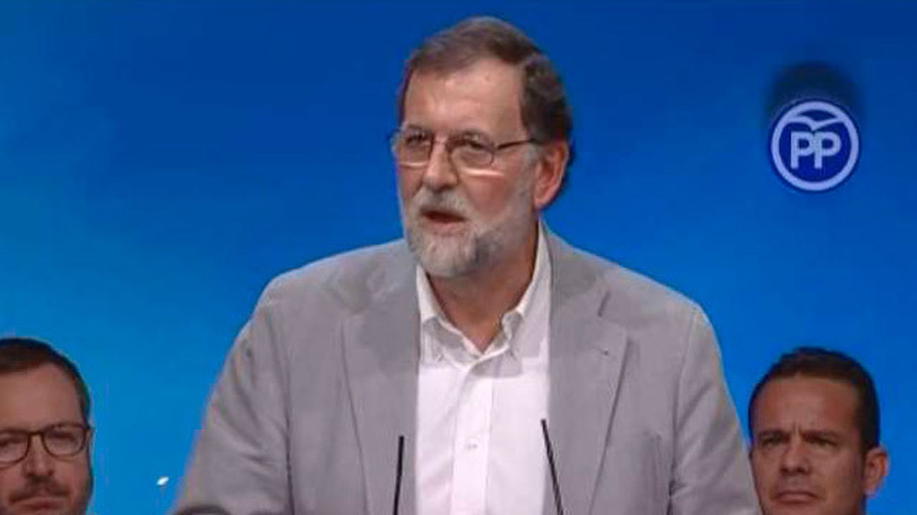 Rajoy avisa a los independentistas que insistir solo provoca "ridículo" y "tensión"