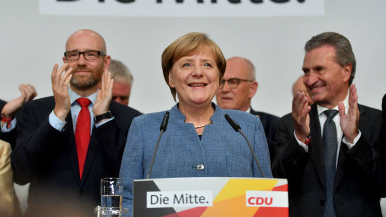Merkel gana las elecciones alemanas y la ultraderecha es tercera, según sondeos