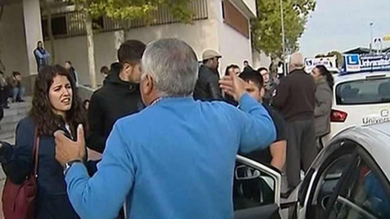 Desarticulan una red liderada por un funcionario de la DGT que  daba permisos ilegalmente