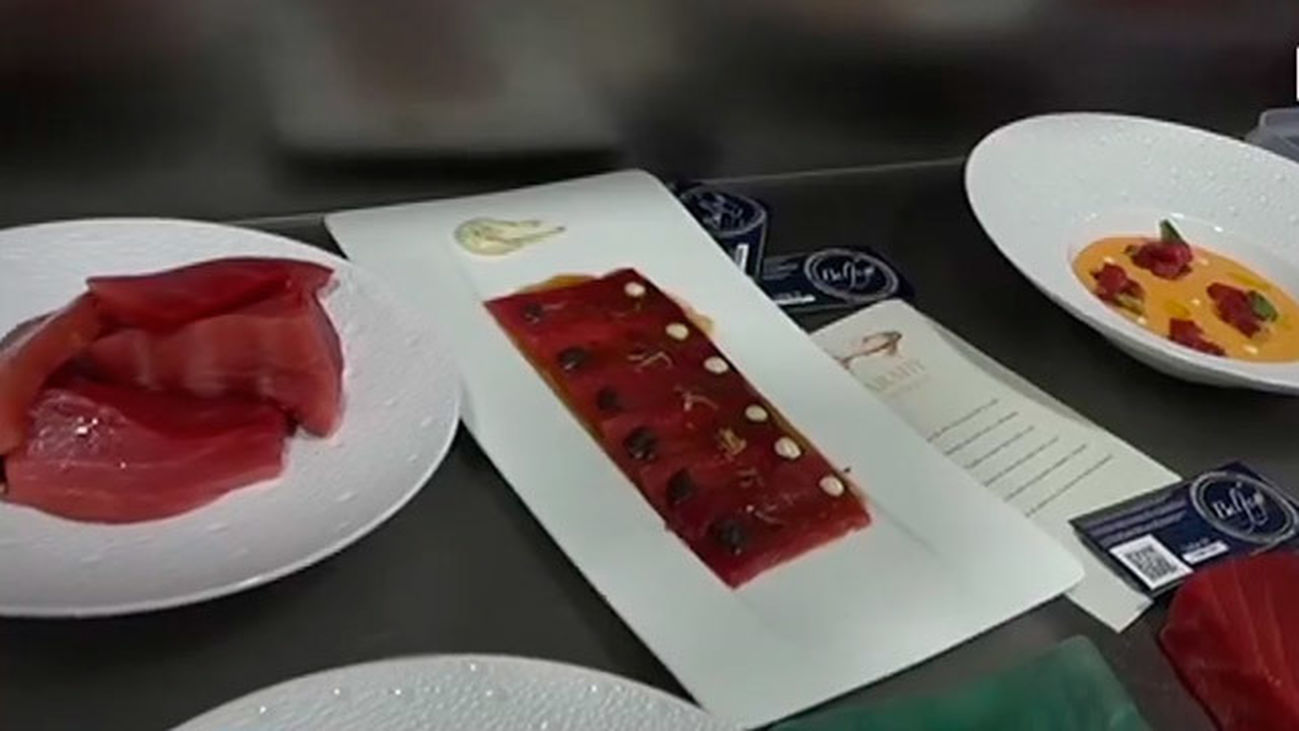 Cocinando atún rojo