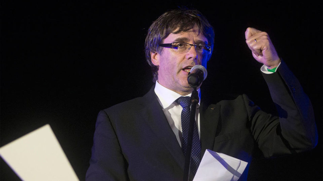 Puigdemont en el mítin de cierre de la "campaña" del referéndum independentista