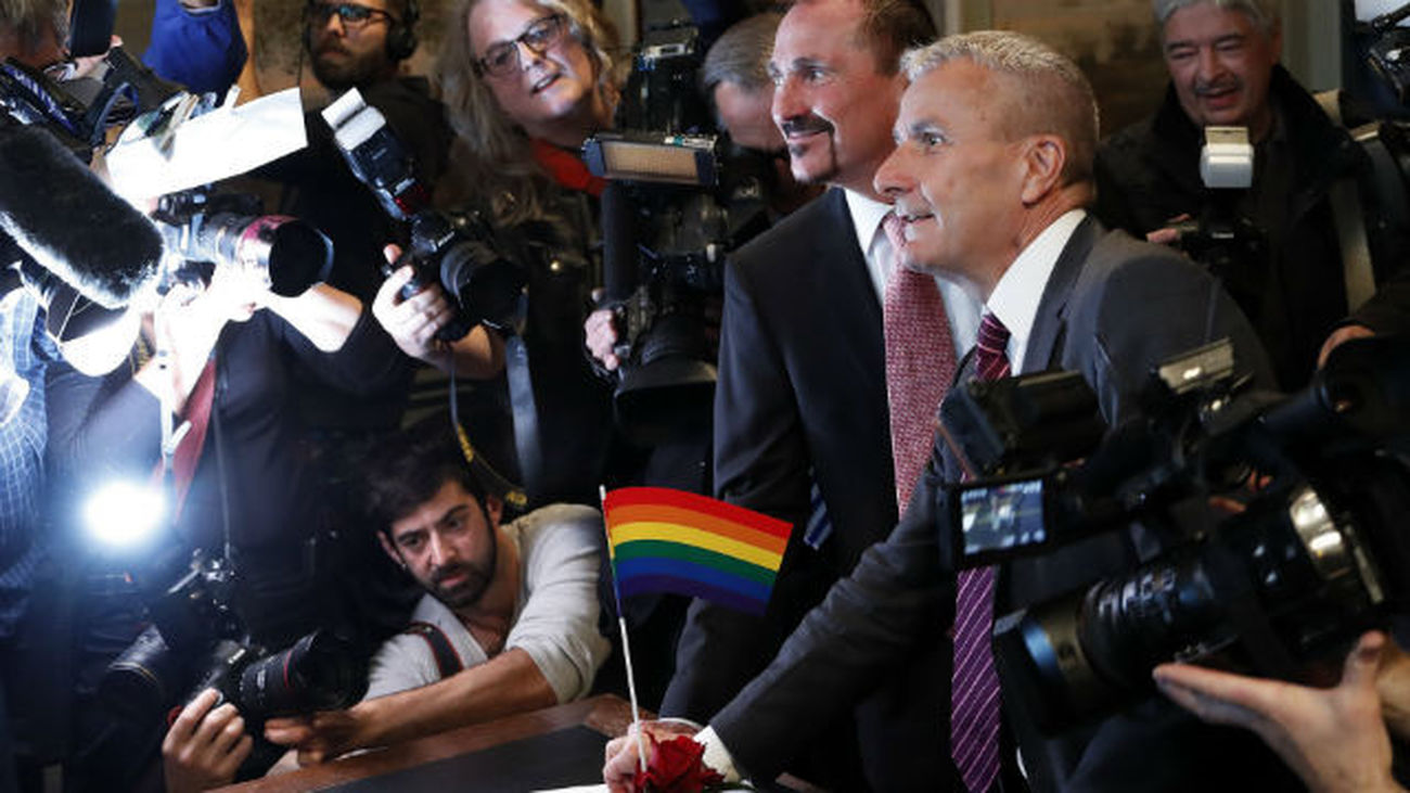 Gais y lesbianas estrenan en Alemania la ley del matrimonio homosexual