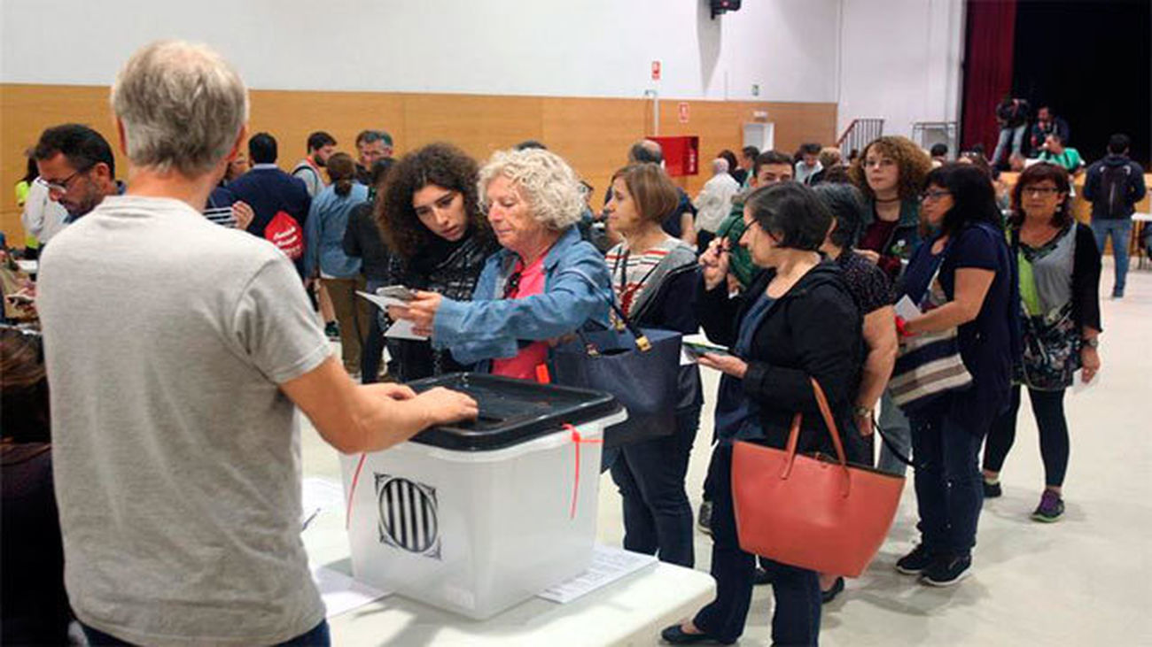El Gobierno catalán asegura que el 73% de mesas electorales está funcionando