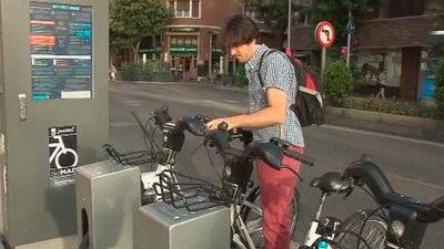 Los abonados de BiciMAD ya pueden alquilar su bici con tarjeta de transportes
