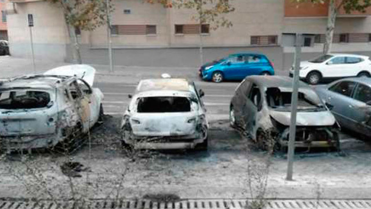 Cinco coches calcinados en San Blas este fin de semana