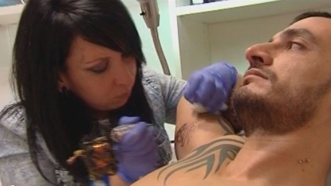 La Unión Europea alerta de la peligrosidad de algunos tatuajes